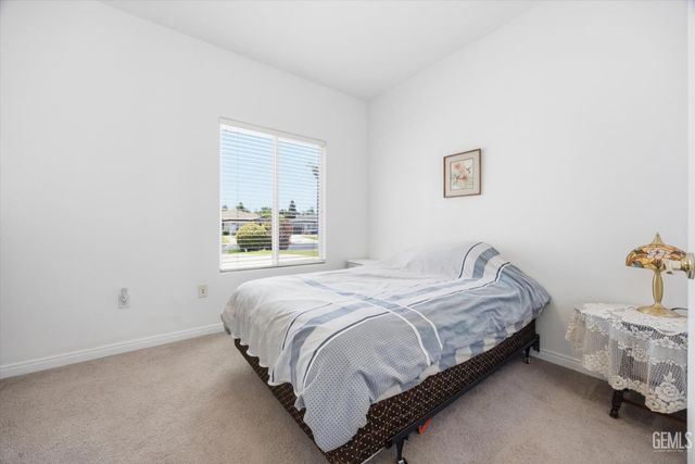 9712 N Bossa Nova Court, Bakersfield, CA 93312