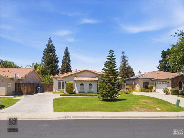 9712 N Bossa Nova Court, Bakersfield, CA 93312