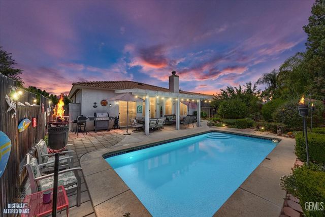 9712 N Bossa Nova Court, Bakersfield, CA 93312