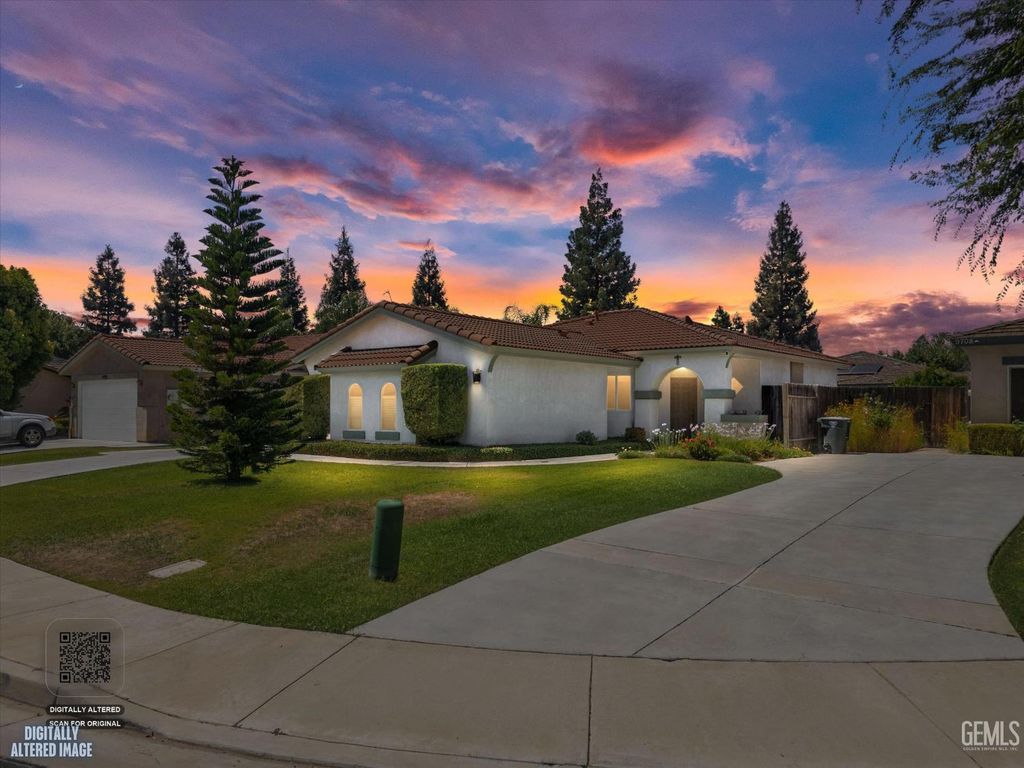 9712 N Bossa Nova Court, Bakersfield, CA 93312