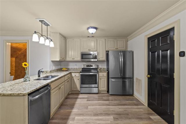 1175 Riverside Terrace, Gainesville, GA 30501