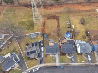 147 Knollwood Ter, Clifton City, NJ 07012