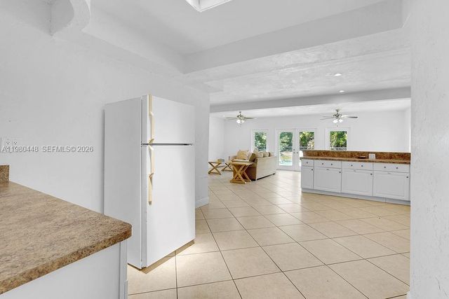 2417 Pierce St -, Hollywood, FL 33020