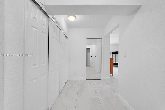 2417 Pierce St -, Hollywood, FL 33020