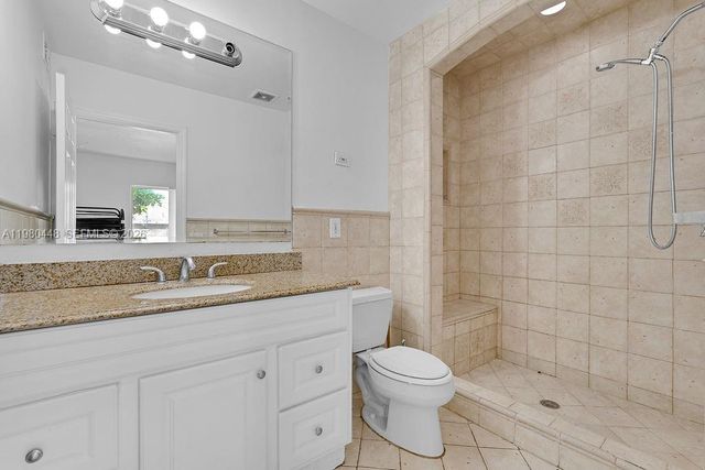 2417 Pierce St -, Hollywood, FL 33020