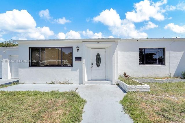 2417 Pierce St -, Hollywood, FL 33020