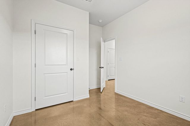 401 N White Oak, Dodd City, TX 75438