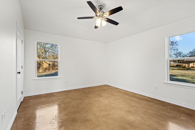 401 N White Oak, Dodd City, TX 75438