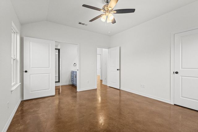 401 N White Oak, Dodd City, TX 75438