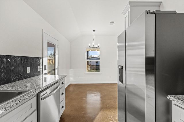 401 N White Oak, Dodd City, TX 75438