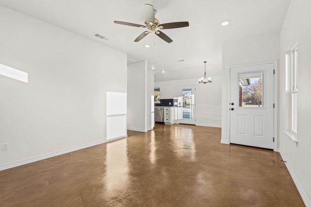 401 N White Oak, Dodd City, TX 75438