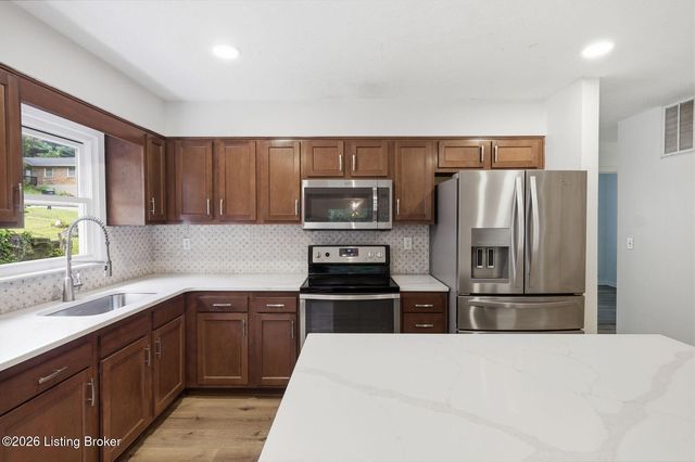 11310 Deham Dr, Louisville, KY 40241