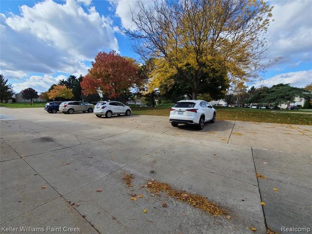 1506 Meadow Side Drive, Rochester Hills, MI 48307