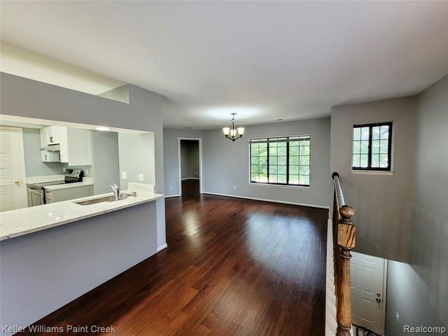 1506 Meadow Side Drive, Rochester Hills, MI 48307