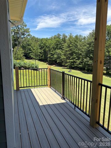 148 Triple Fairways Drive, Hendersonville, NC 28739