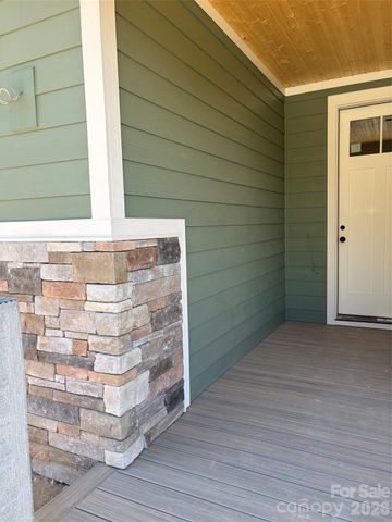 148 Triple Fairways Drive, Hendersonville, NC 28739