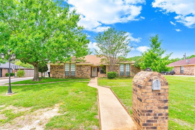 1308 Cindy Court, Cleburne, TX 76033