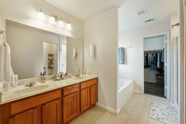 4008 Liberty Trail, Heartland, TX 75126