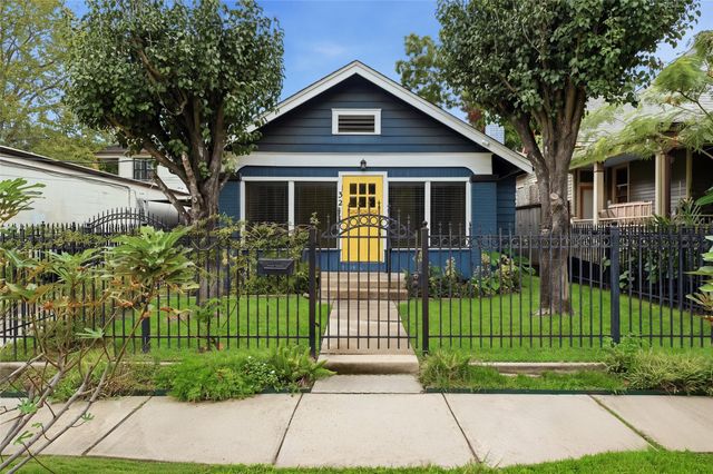 3211 Beauchamp Street, Houston, TX 77009