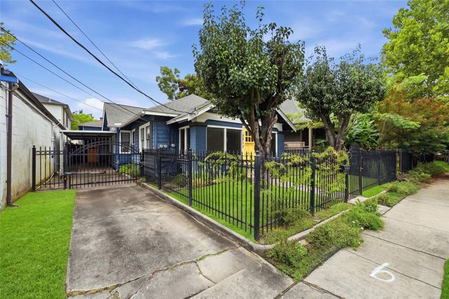 3211 Beauchamp Street, Houston, TX 77009