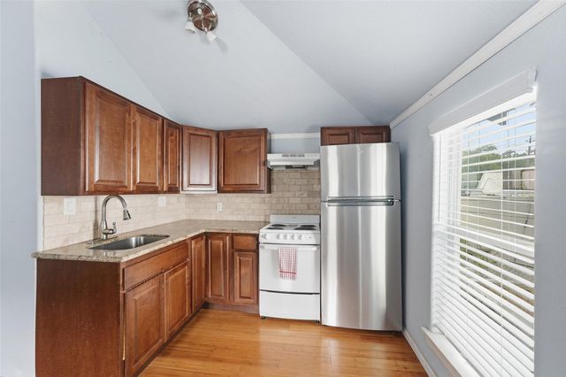 3211 Beauchamp Street, Houston, TX 77009