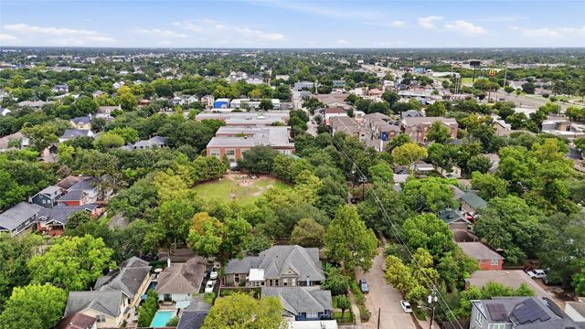 3211 Beauchamp Street, Houston, TX 77009