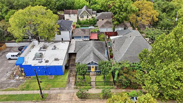 3211 Beauchamp Street, Houston, TX 77009