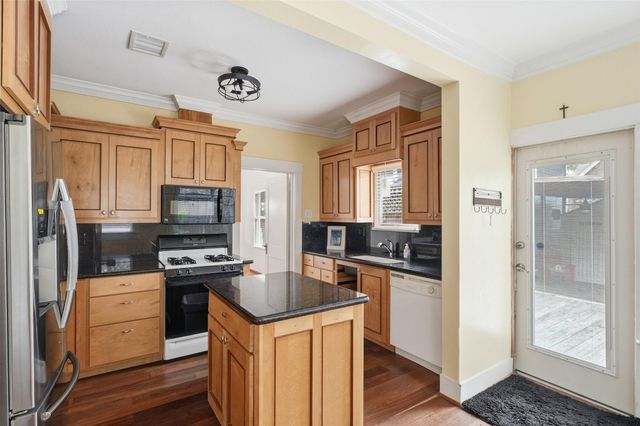 3211 Beauchamp Street, Houston, TX 77009