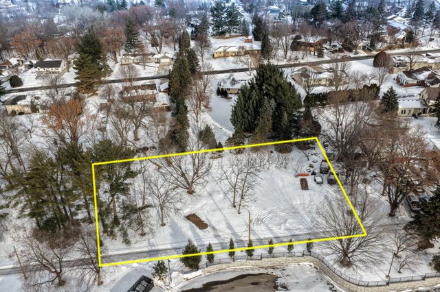 130x Dodd Road, Mendota Heights, MN 55118