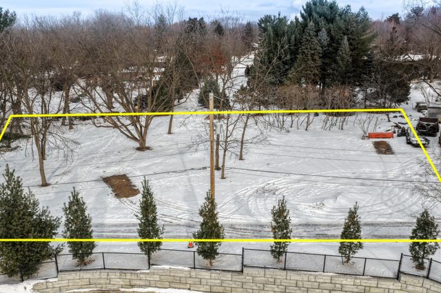 130x Dodd Road, Mendota Heights, MN 55118