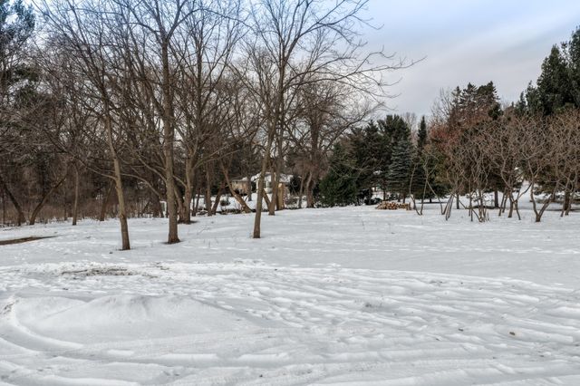 130x Dodd Road, Mendota Heights, MN 55118