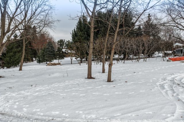 130x Dodd Road, Mendota Heights, MN 55118