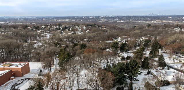 130x Dodd Road, Mendota Heights, MN 55118