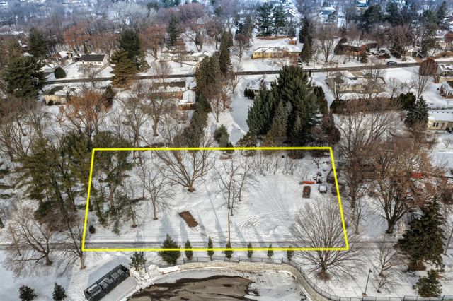 130x Dodd Road, Mendota Heights, MN 55118