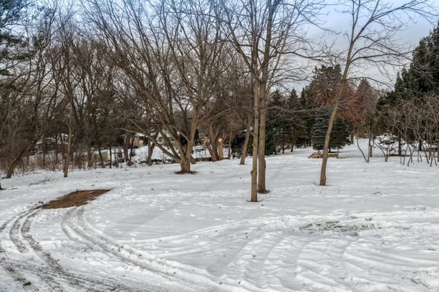 130x Dodd Road, Mendota Heights, MN 55118