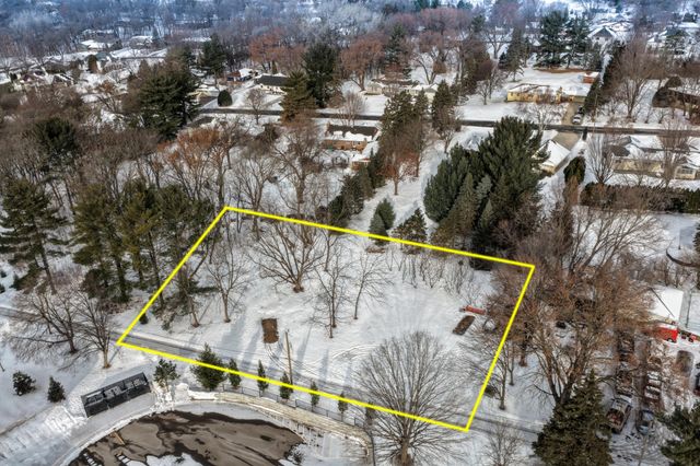 130x Dodd Road, Mendota Heights, MN 55118