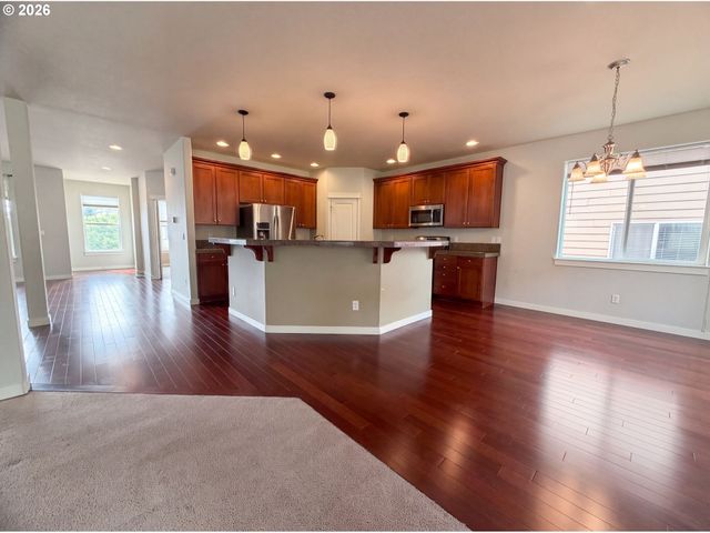 13049 Se MEADEHILL Ave, Happy Valley, OR 97086