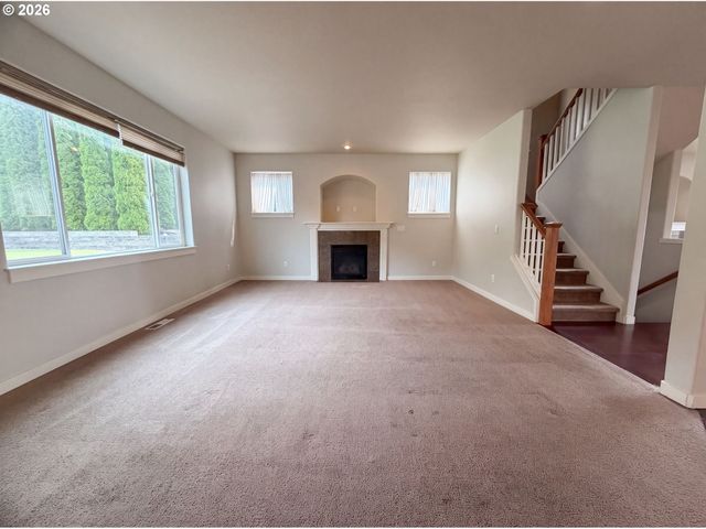 13049 Se MEADEHILL Ave, Happy Valley, OR 97086