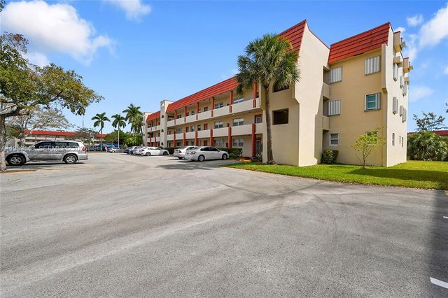 7960 N Sunrise Lakes Dr 311, Sunrise, FL 33322