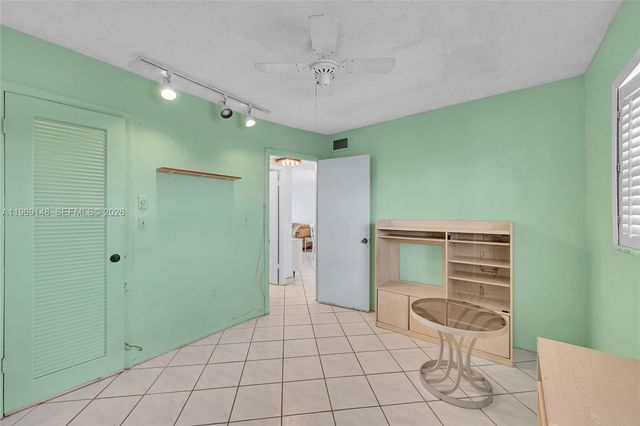 7960 N Sunrise Lakes Dr 311, Sunrise, FL 33322