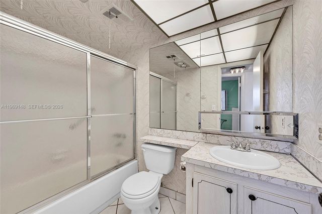 7960 N Sunrise Lakes Dr 311, Sunrise, FL 33322