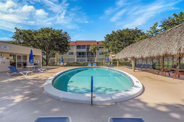 7960 N Sunrise Lakes Dr 311, Sunrise, FL 33322