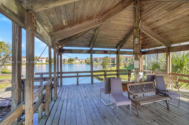 7960 N Sunrise Lakes Dr 311, Sunrise, FL 33322