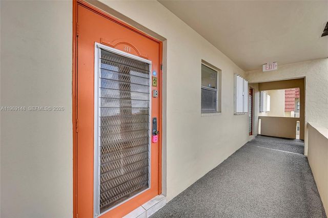 7960 N Sunrise Lakes Dr 311, Sunrise, FL 33322