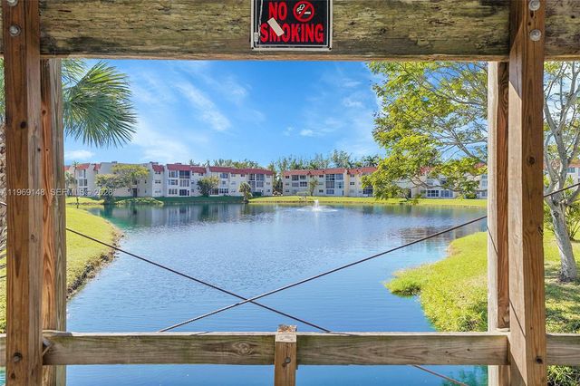 7960 N Sunrise Lakes Dr 311, Sunrise, FL 33322