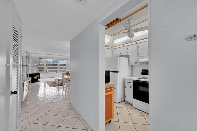 7960 N Sunrise Lakes Dr 311, Sunrise, FL 33322