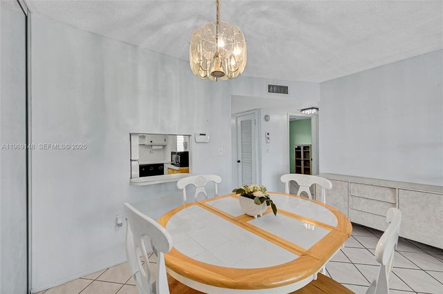 7960 N Sunrise Lakes Dr 311, Sunrise, FL 33322