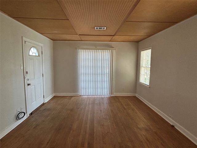 640 E Pleasant Run Road, Desoto, TX 75115