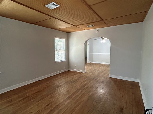 640 E Pleasant Run Road, Desoto, TX 75115