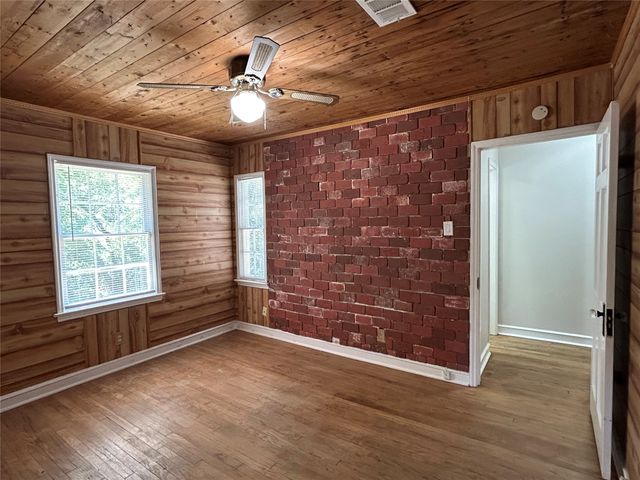 640 E Pleasant Run Road, Desoto, TX 75115
